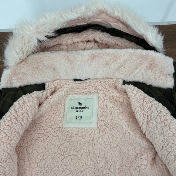 Abercrombie Kids Camouflage Puffer Jacket with Pink Faux Fur Lining - Picture 5 of 12
